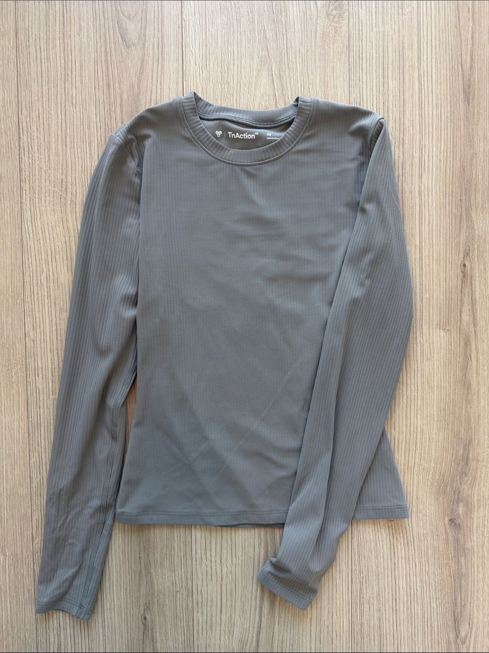 Aritzia Long-Sleeve Ribbed Crewneck Top — Gray